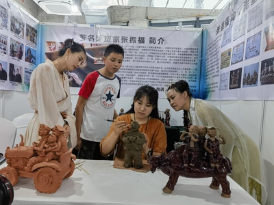 鄲城張玉萍泥塑驚艷首屆中國民間藝人交流大會(huì)，傳統(tǒng)技藝綻放新時(shí)代光彩